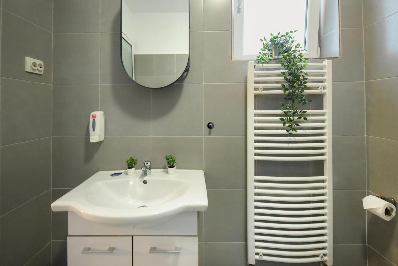 Central Treasure - Cozy 2 Bedroom In Historic Old Town Apartment Bucharest