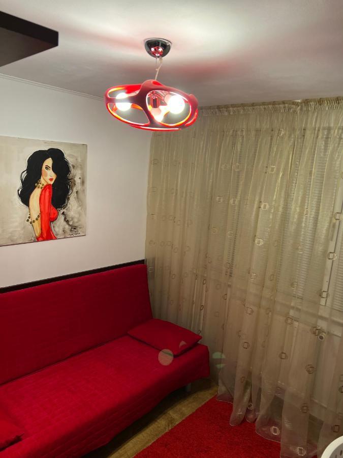 Apartament Apartament 3 Camere, Dotat Cu Toate Utilitățile