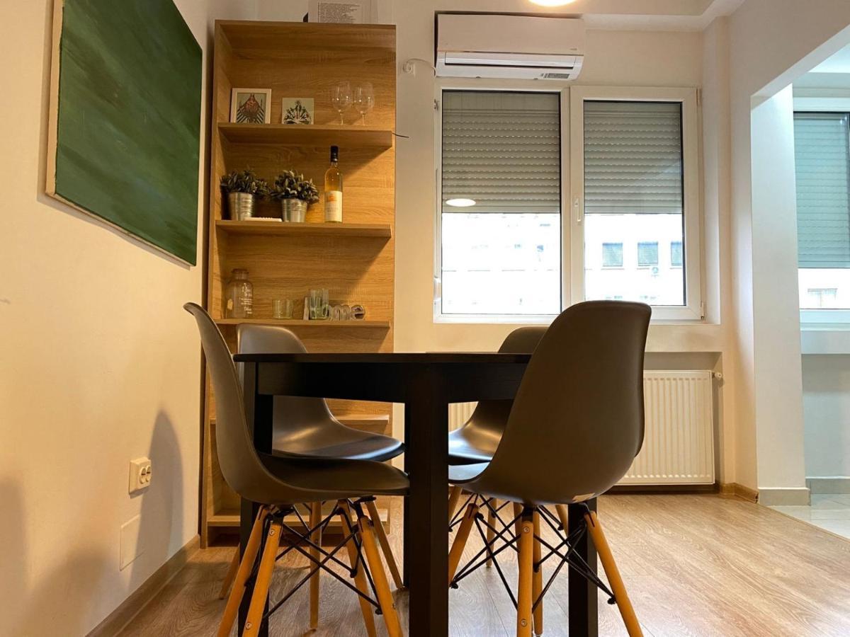 Apartment Beautiful Style In Center Bucharest