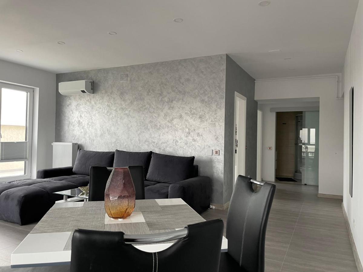 Apartament Unique Penthouse Lakeview W19 *