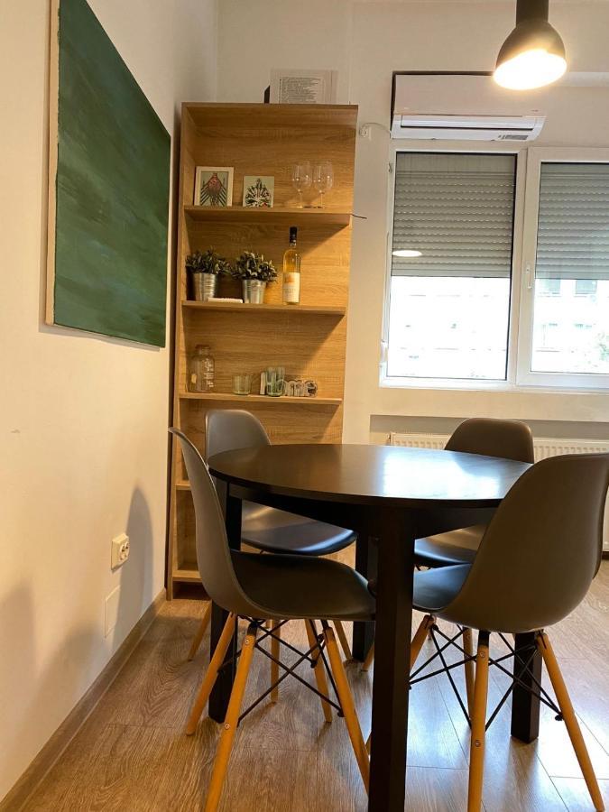 Beautiful Style In Center Apartment *