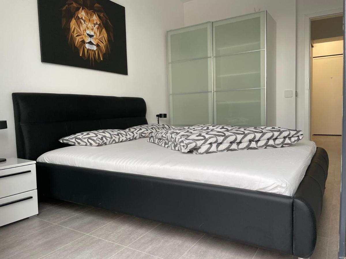 Unique Penthouse Lakeview W19 Bucharest
