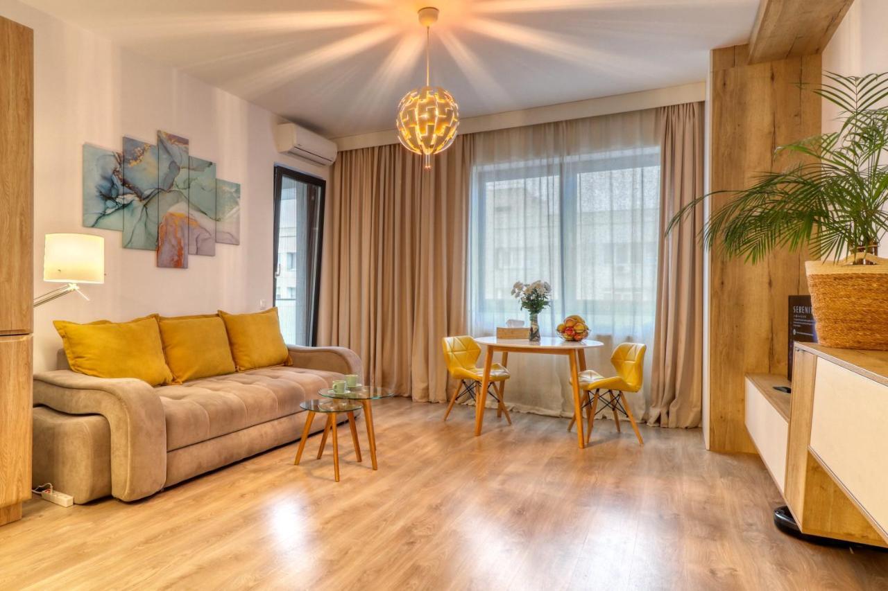 Apartment Relaxation Station: Cozy With Smart Features Near Ior Park