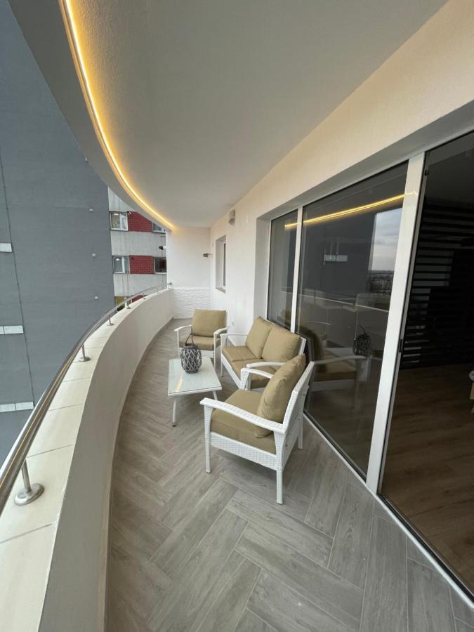 Malachite Urban Gem - Skyline Terrace Oasis *
