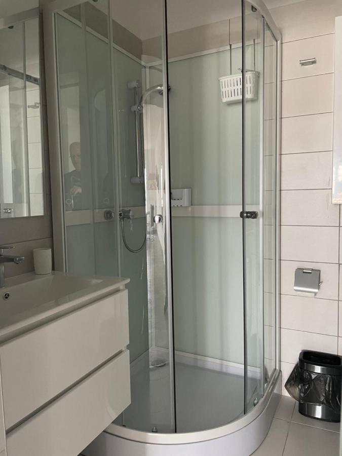 Unique Penthouse Lakeview W19 Apartment