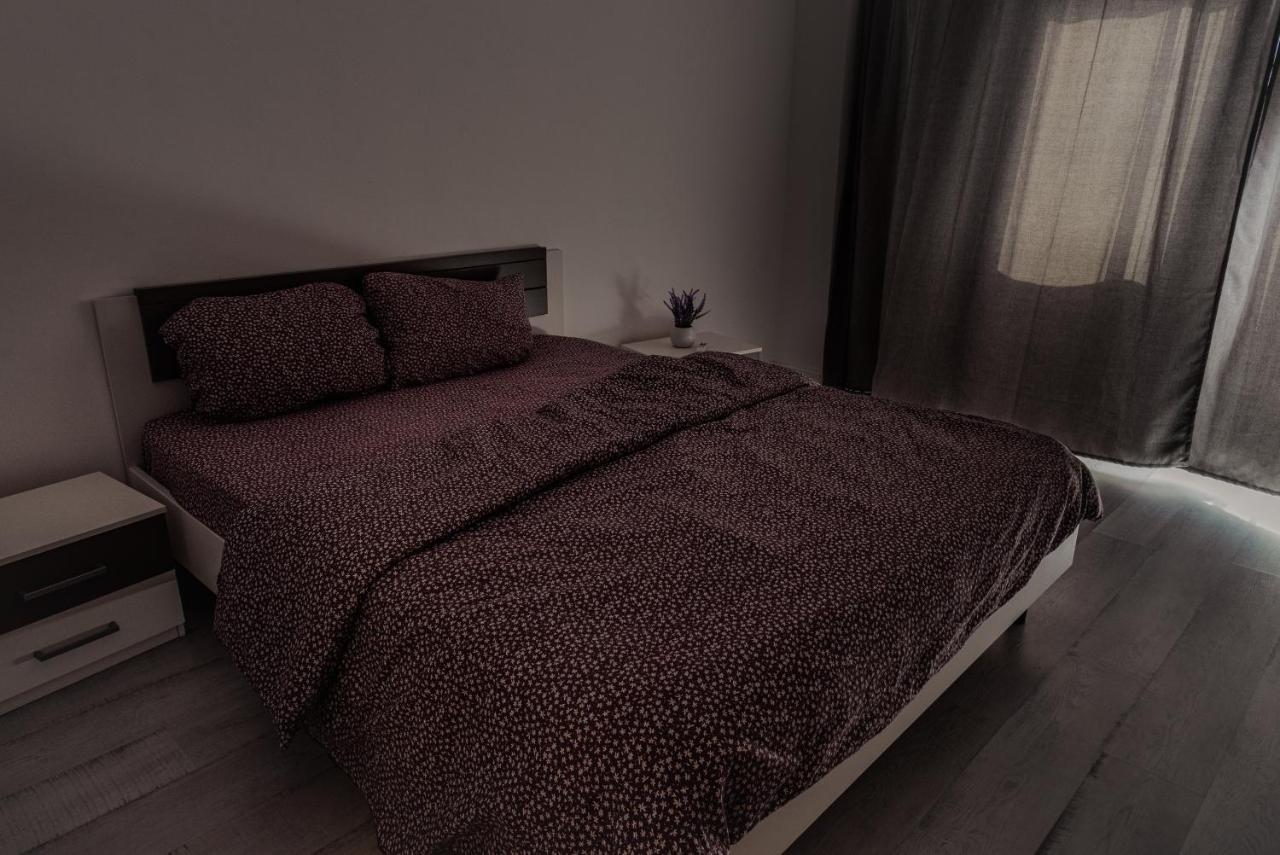 Apartament 2 Camere, Decomandat, In Zona Centrala Apartament