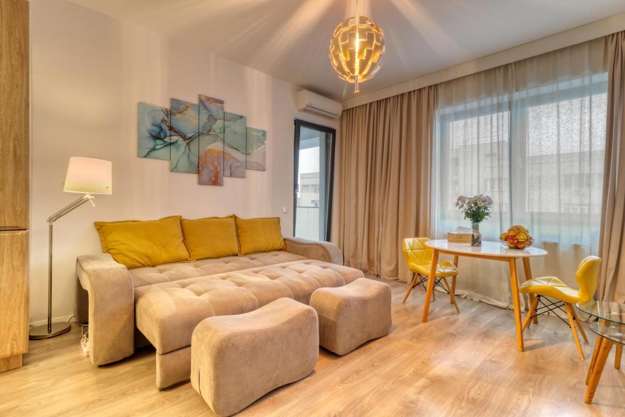 Relaxation Station: Cozy With Smart Features Near Ior Park Bucharest