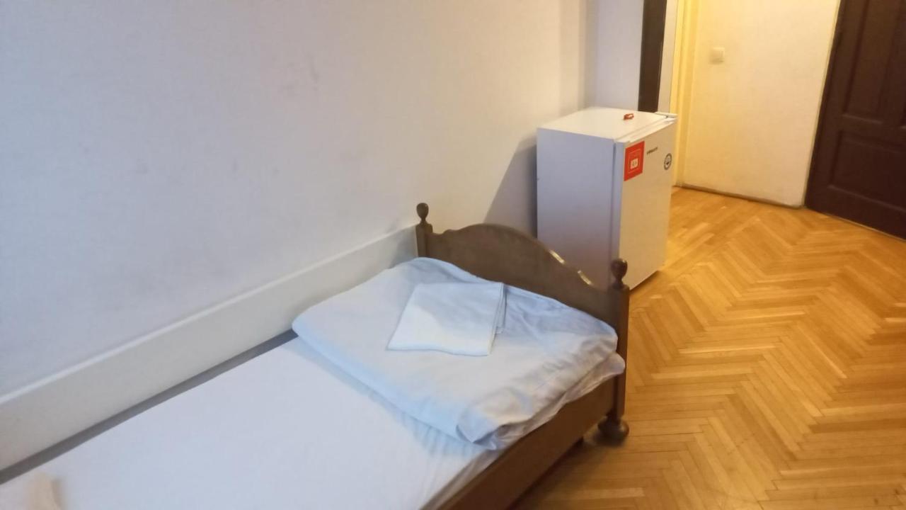 Pensiune Aviatorilor Economic Low Cost Bucureşti