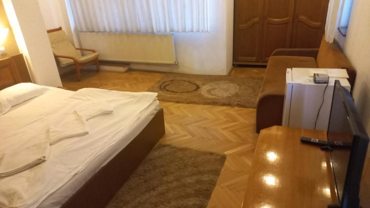 Aviatorilor Economic Low Cost Bucureşti