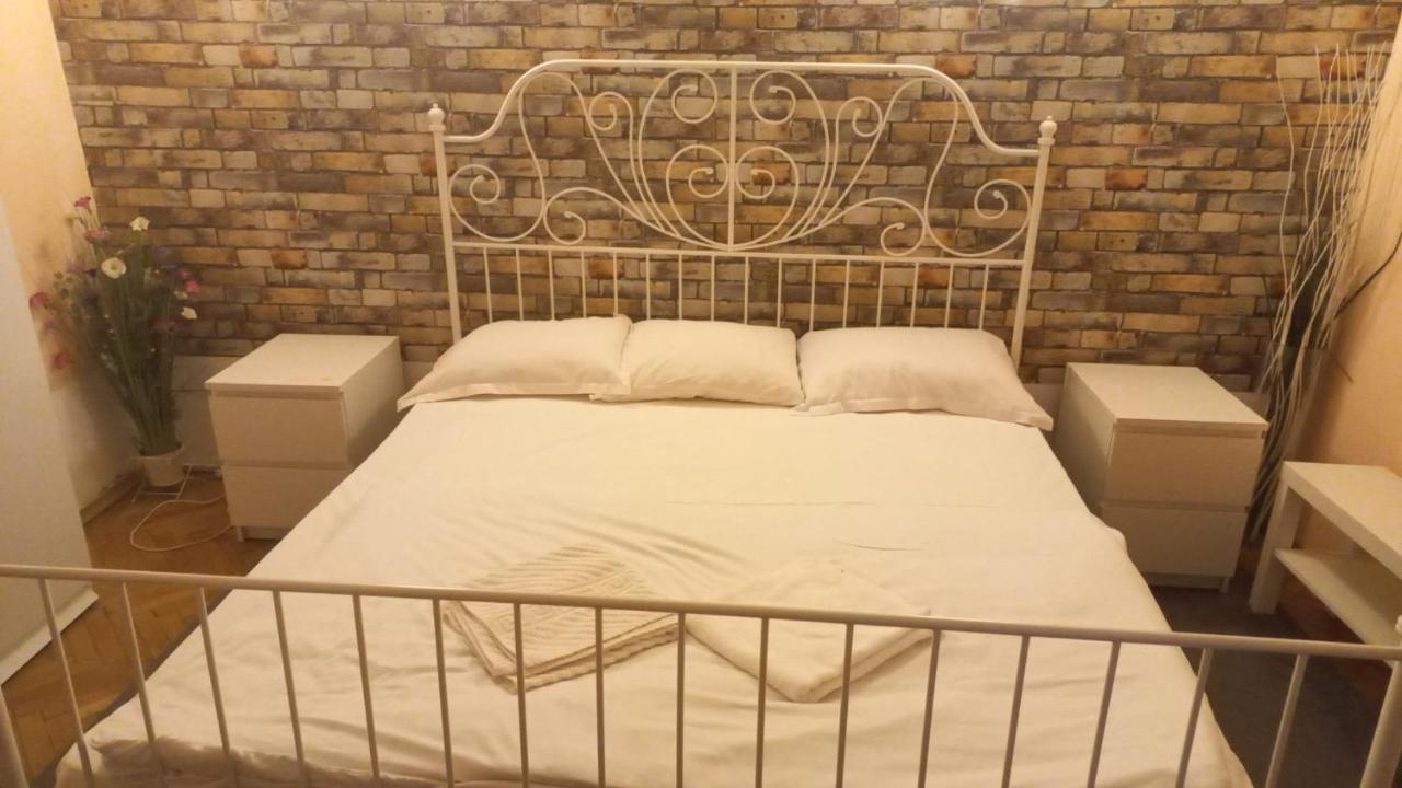 Aviatorilor Economic Low Cost Pensiune Bucureşti