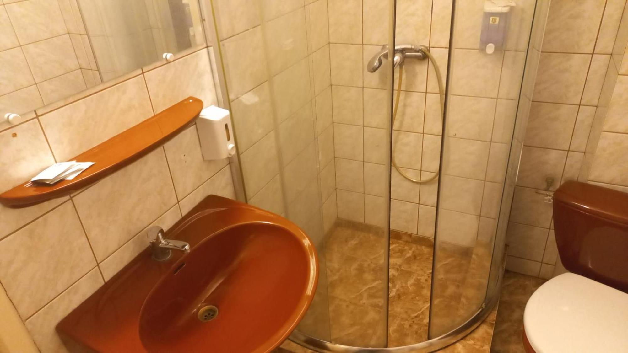 Pensiune Aviatorilor Economic Low Cost Bucureşti