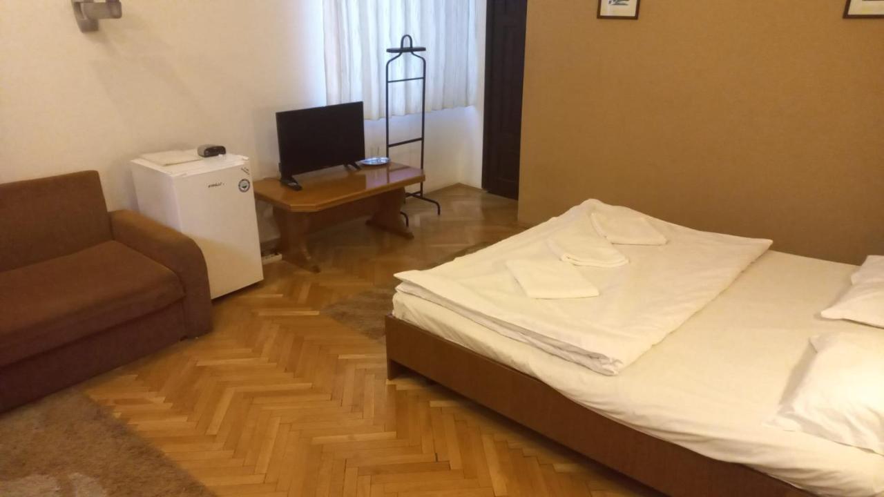 Pensiune Aviatorilor Economic Low Cost *