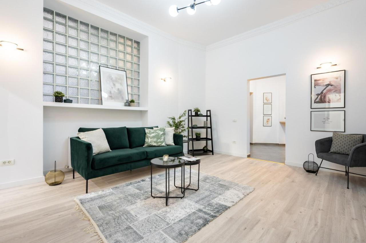 Apartament Four Bedroom Apartment, Old Town Bucureşti