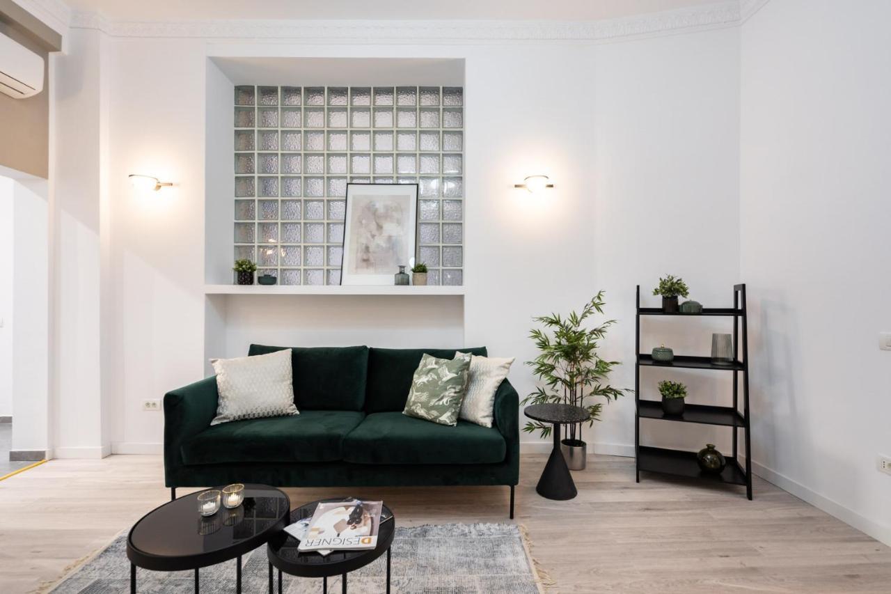 Four Bedroom Apartment, Old Town * Bucureşti