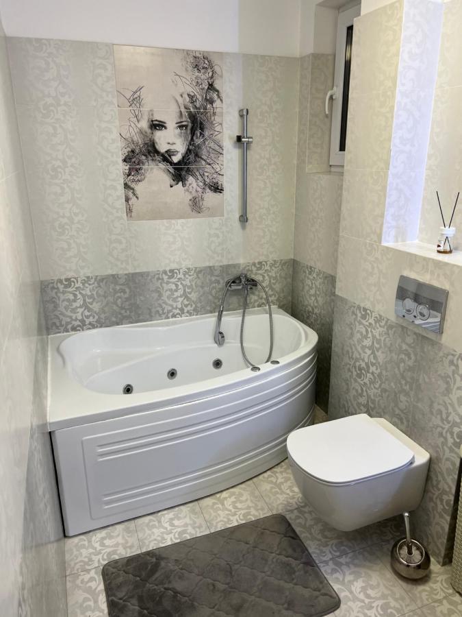 Lectorului 3 Colosseum Mall Apartment *