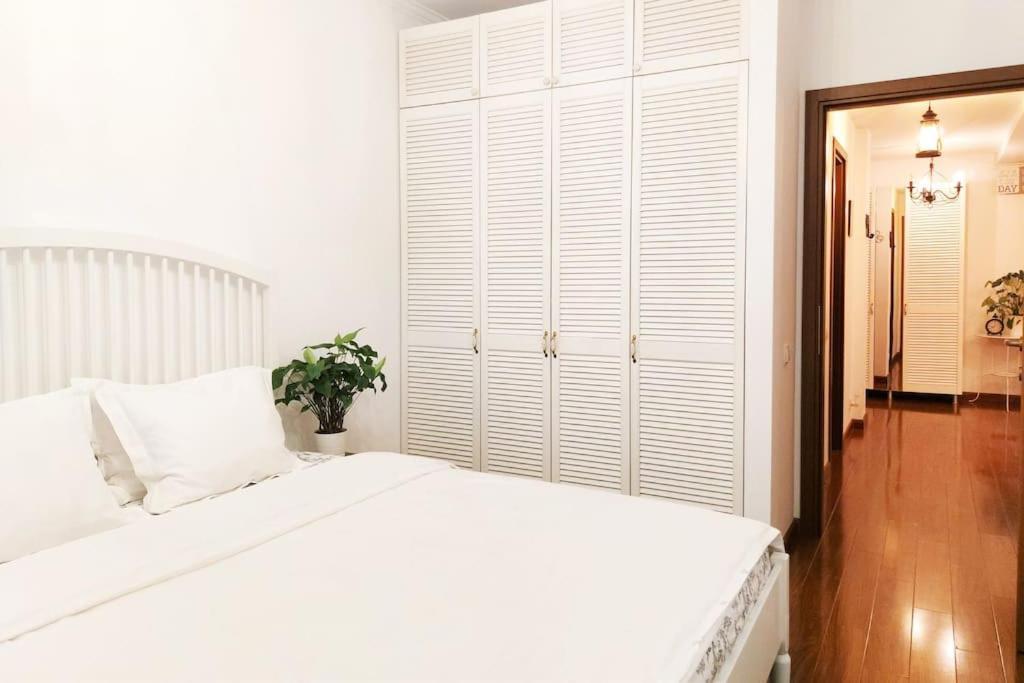 Cosy Boutique 61 Sqm - Private Parking - Ten Blocks Apartment *