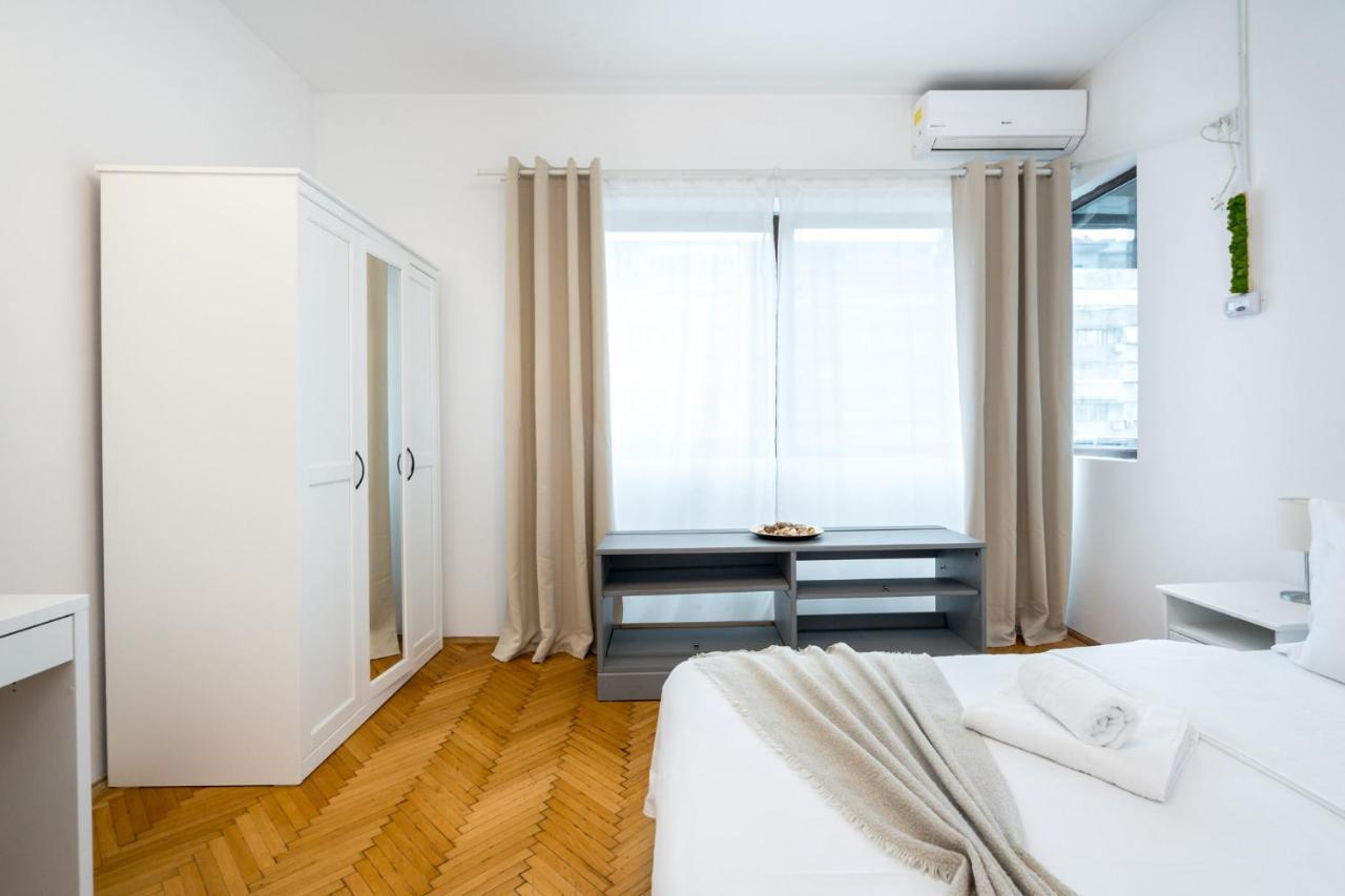 Aonia 2bdr - P-ta Romana View * Bucharest