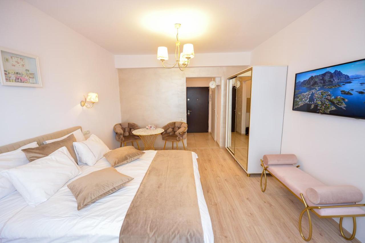 One By One - By Grand Apartament