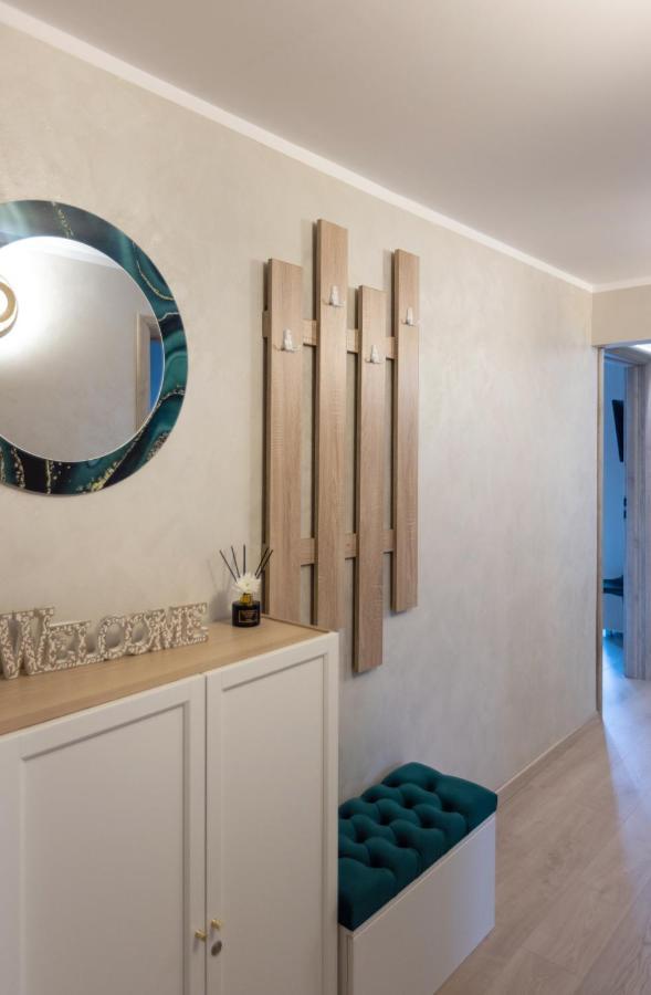 Apartment Emerald Aviatiei Bucharest