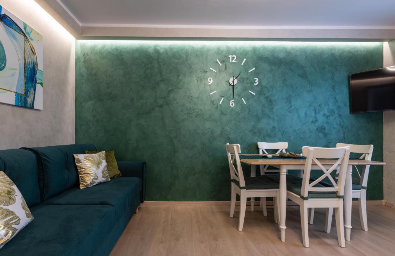 Apartment Emerald Aviatiei