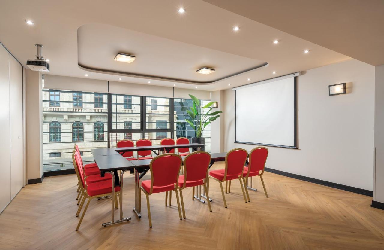 Leonardo Center 4*