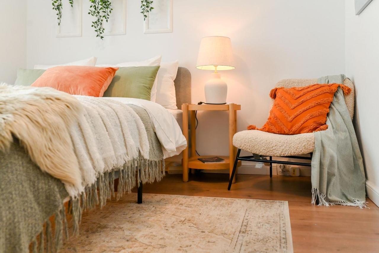Dream In The Old Town: Bright & Comfy Studio * Bucharest