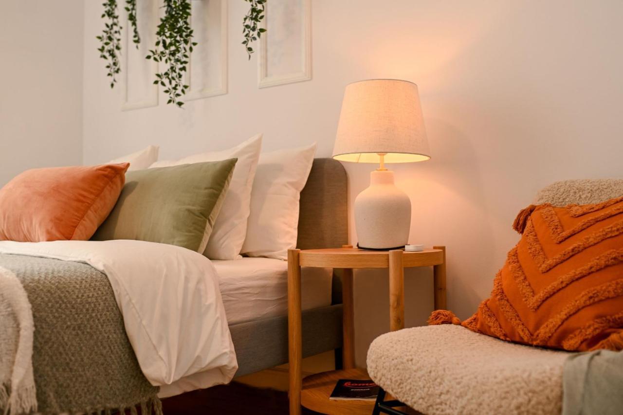 Dream In The Old Town: Bright & Comfy Studio Bucharest