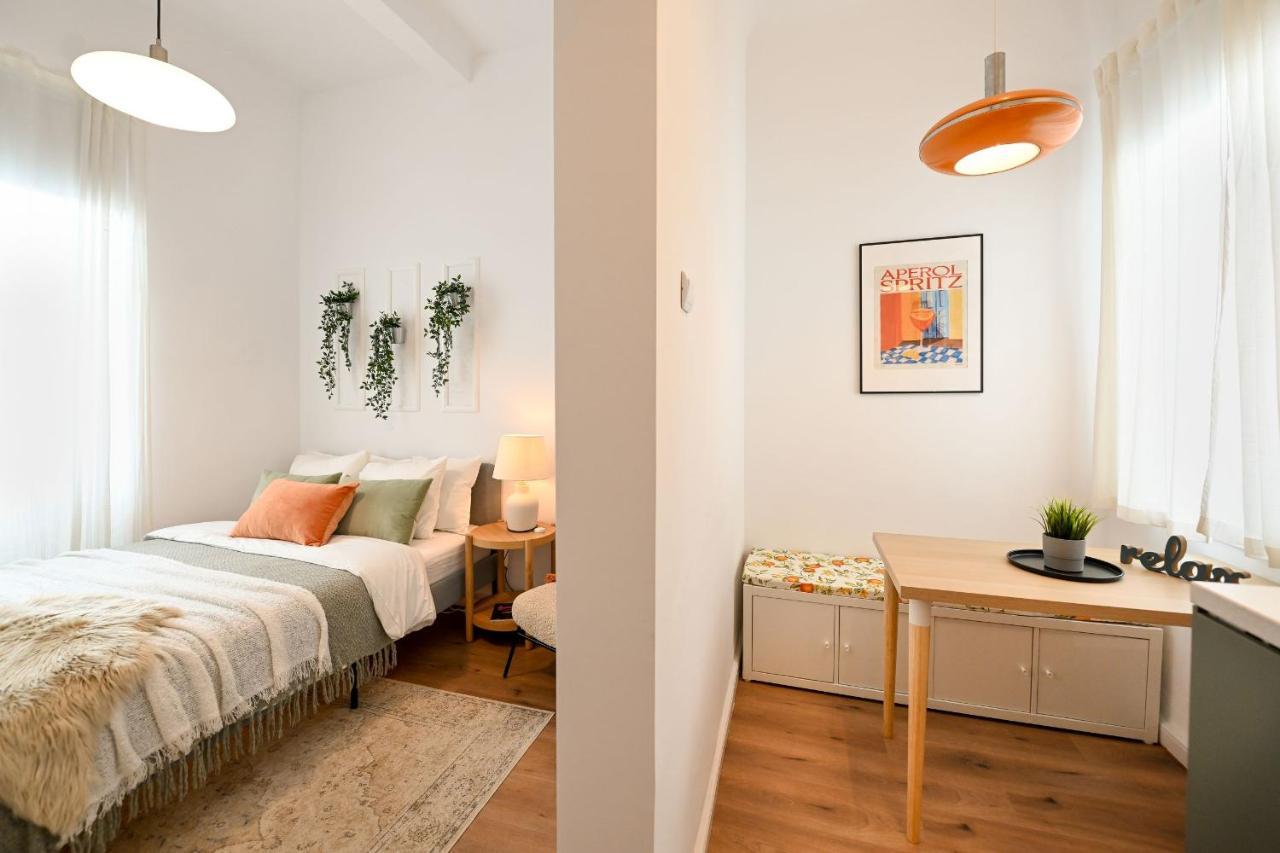 Dream In The Old Town: Bright & Comfy Studio Bucharest