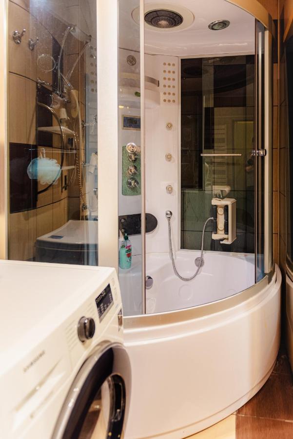 Comfy With Private Parking And Netflix Apartment Bucharest