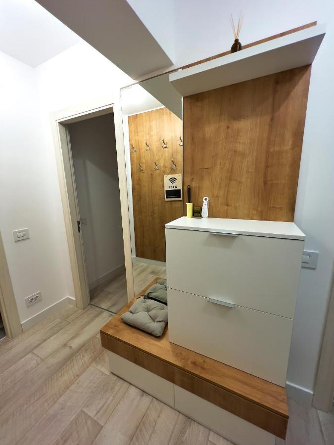 Silver Apartment *