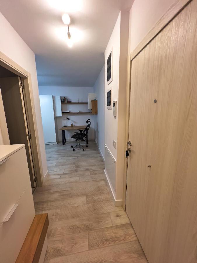 Silver Apartment