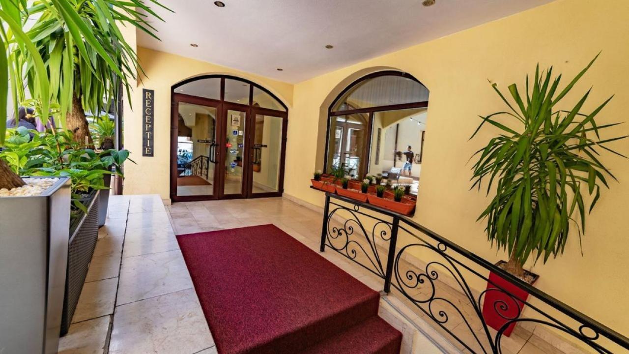 Trianon Hotel