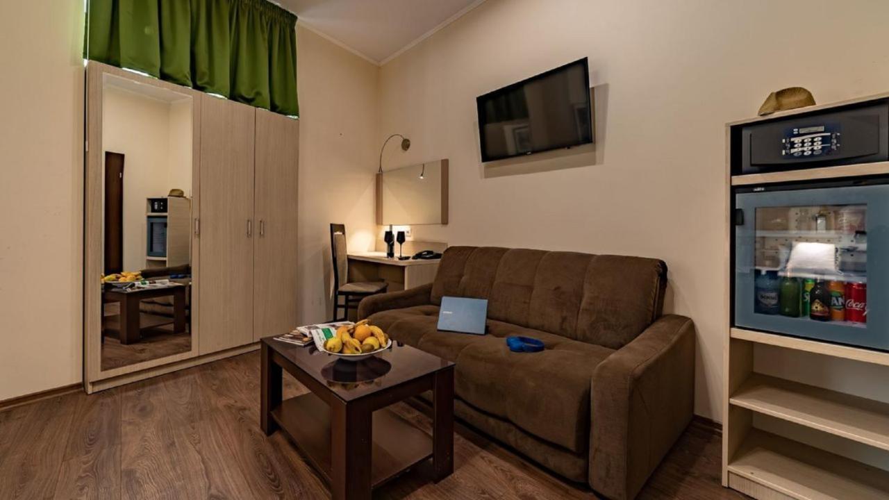 Trianon Hotel