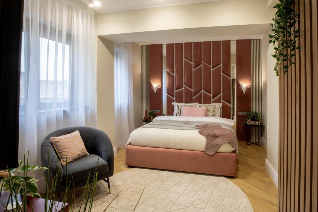 Stylish Ruby 1br - Old Town Urban Oasis Bucharest