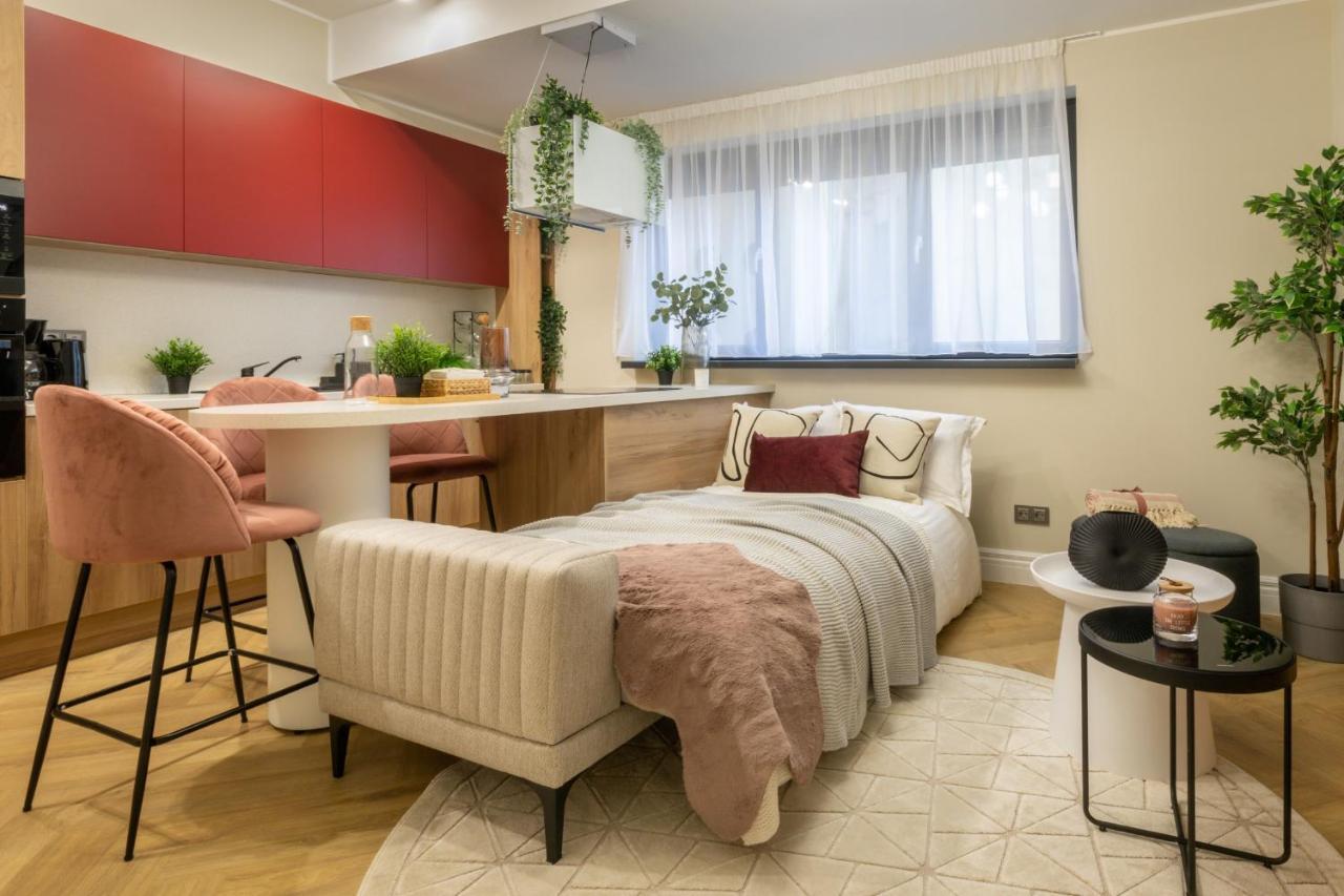 Stylish Ruby 1br - Old Town Urban Oasis Apartment Bucharest