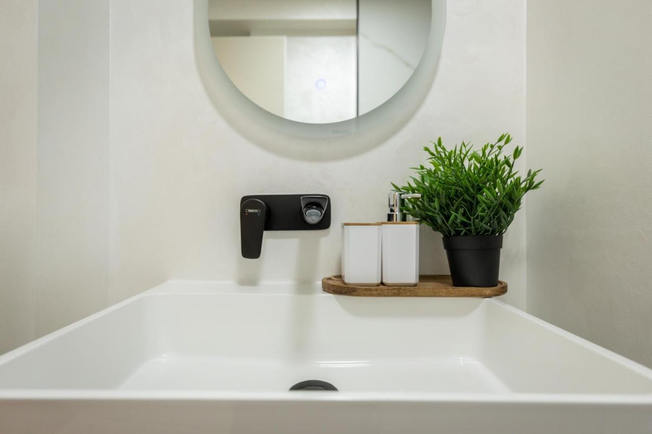 Stylish Ruby 1br - Old Town Urban Oasis Bucharest