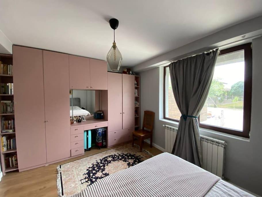 Apartament With Garden *