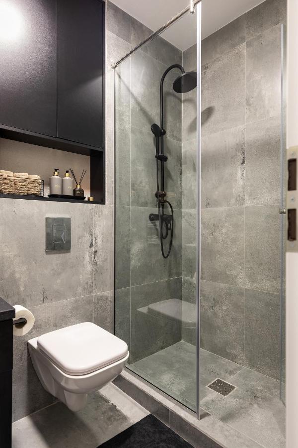Apartment Qult - Maze *