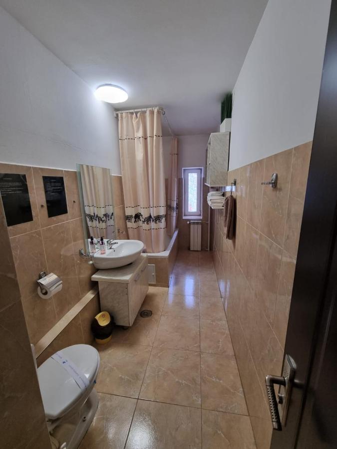 Apartment Lunna Ap 3 Cam, B - Dul Unirii, Nr 73,bloc G3, Sc 3,et 5,ap 62
