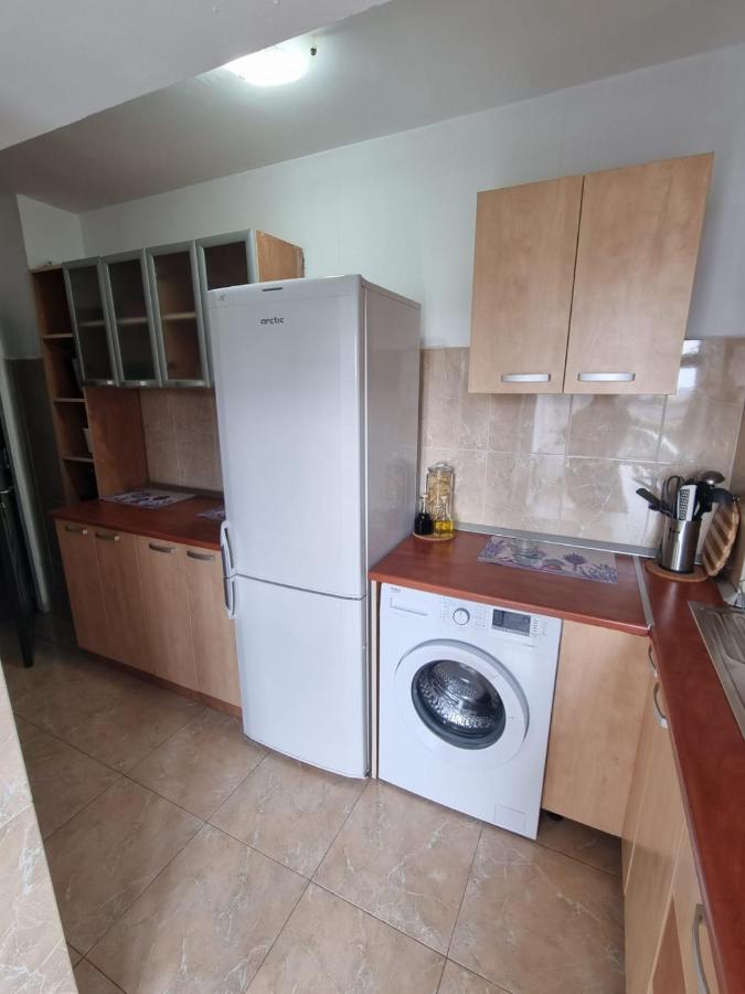 Apartment Lunna Ap 3 Cam, B - Dul Unirii, Nr 73,bloc G3, Sc 3,et 5,ap 62 *
