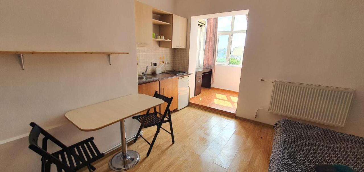 City Center Majestic Studio Apartment