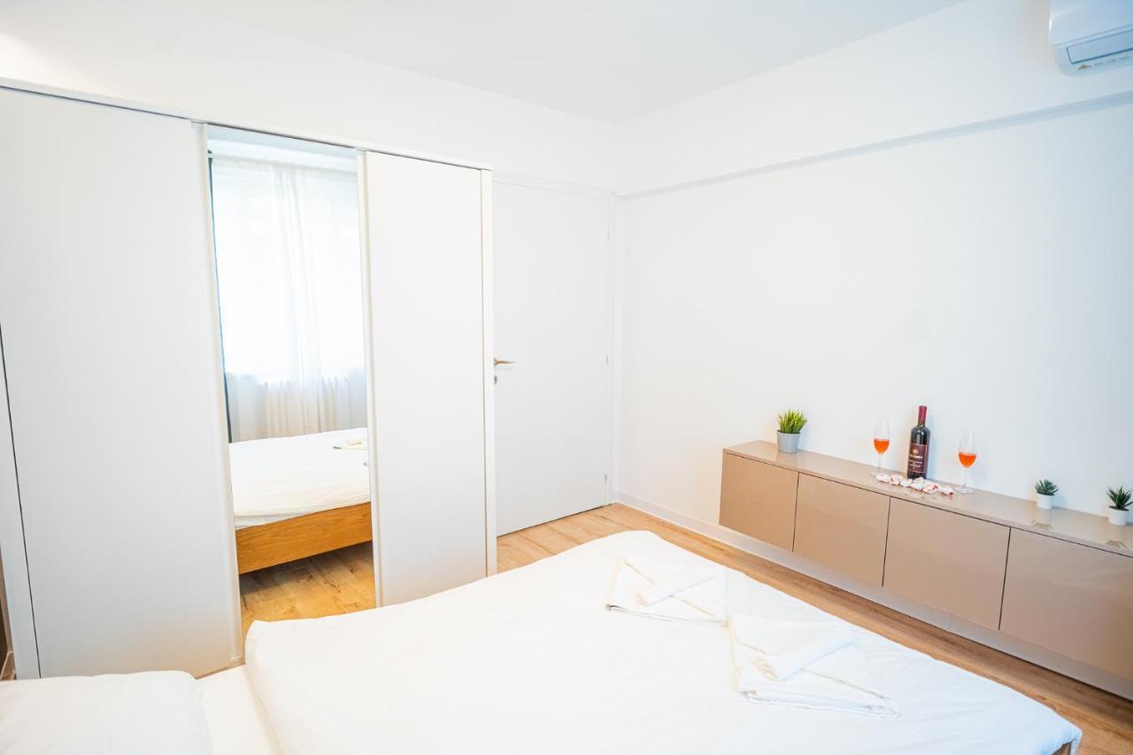 Spacious Newly Renovated 2br With Balcony Apartment