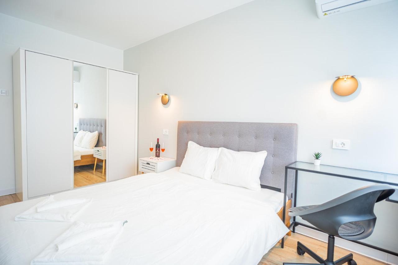 Spacious Newly Renovated 2br With Balcony