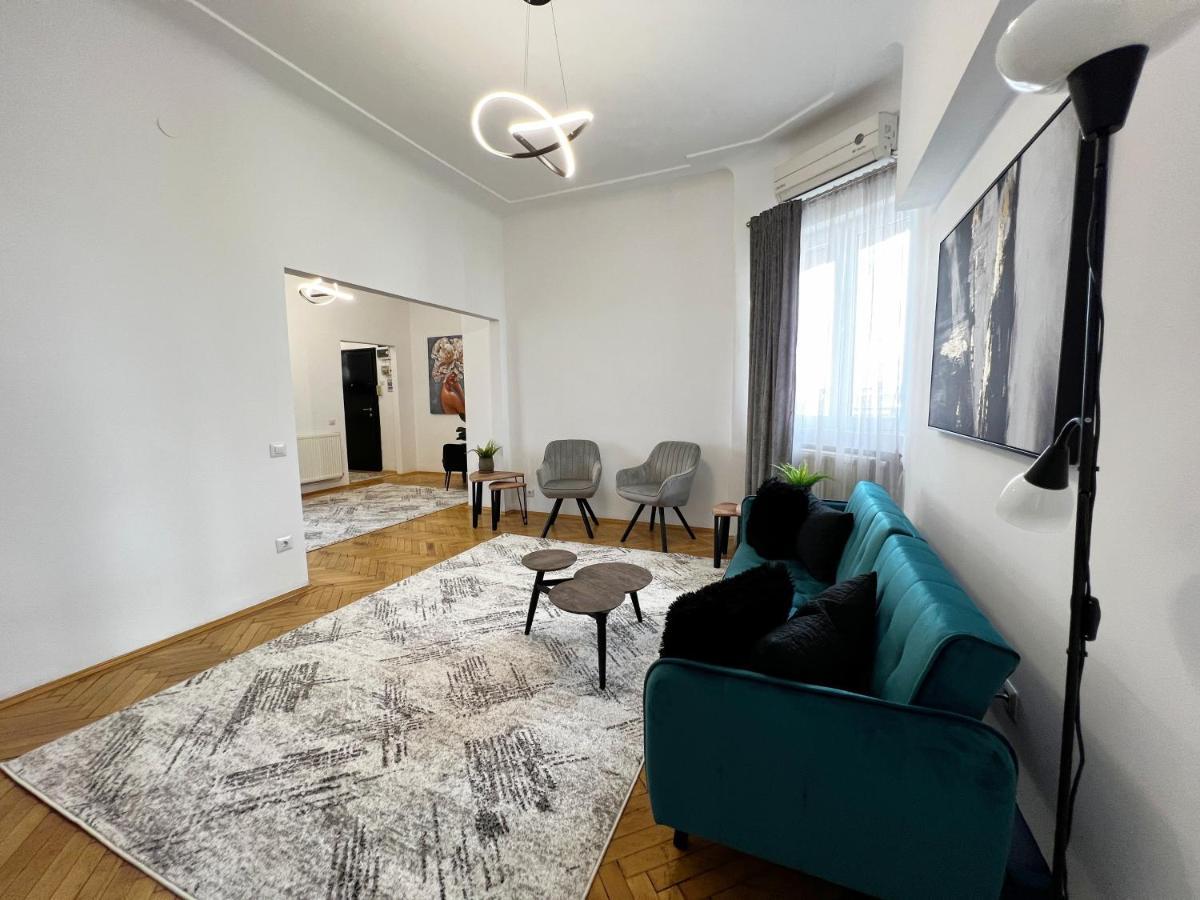 View - Luxury - Sanador Victoriei * Bucureşti