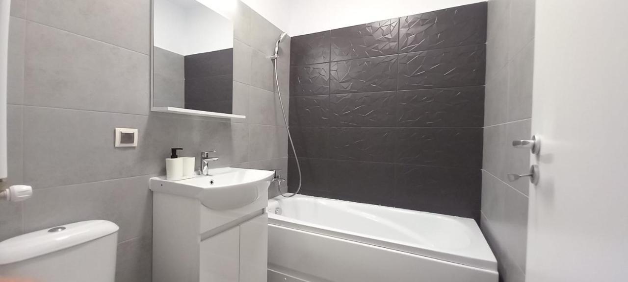 Modern 1br With Wifi, Parking And Self Check In *