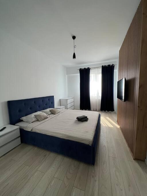 Apartment West