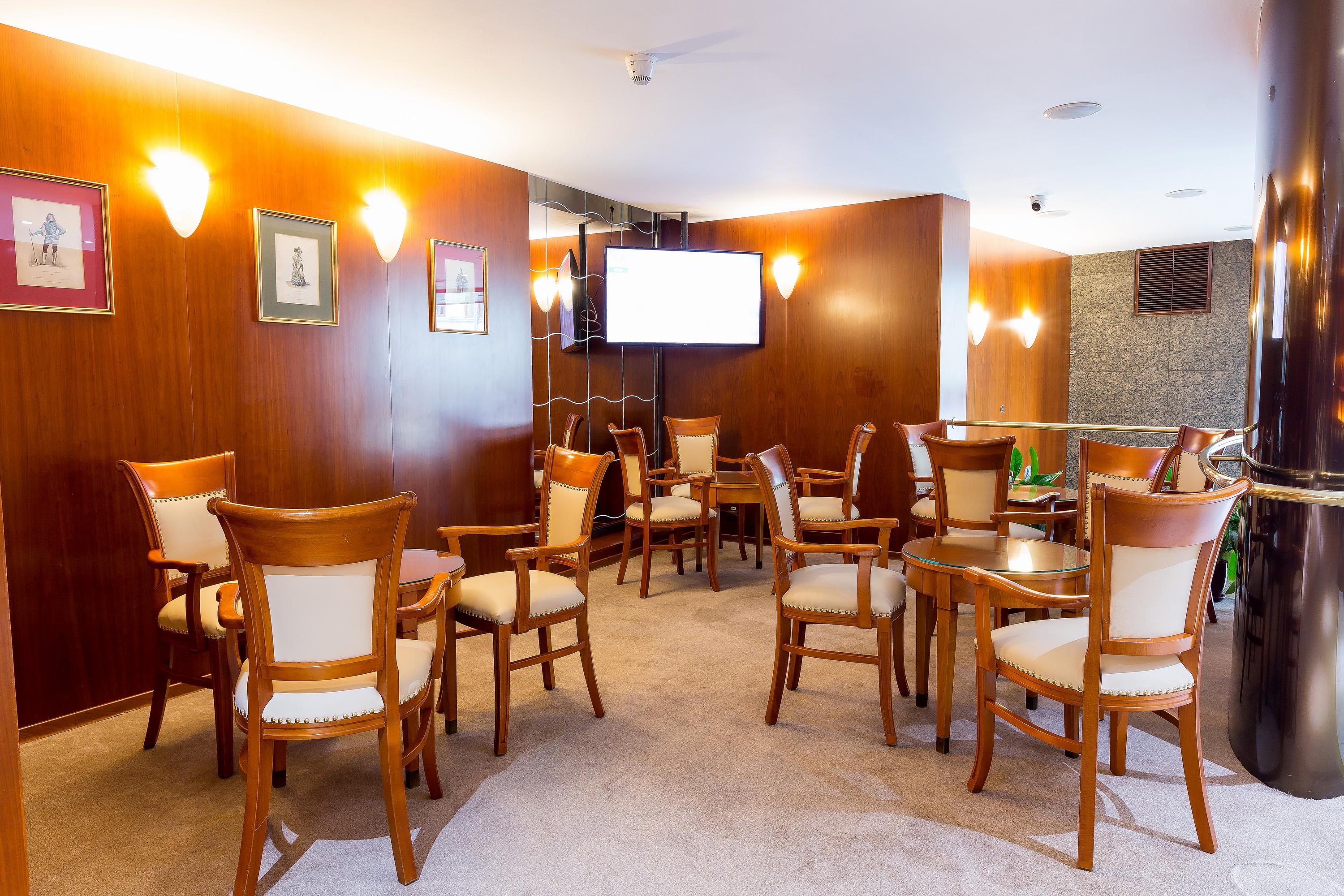 Duke Romana Center 3*