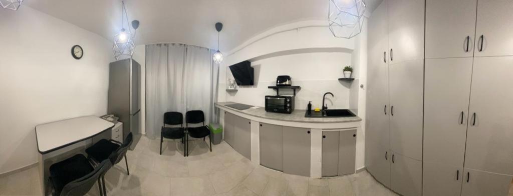 Apartament Aviatiei 4 *