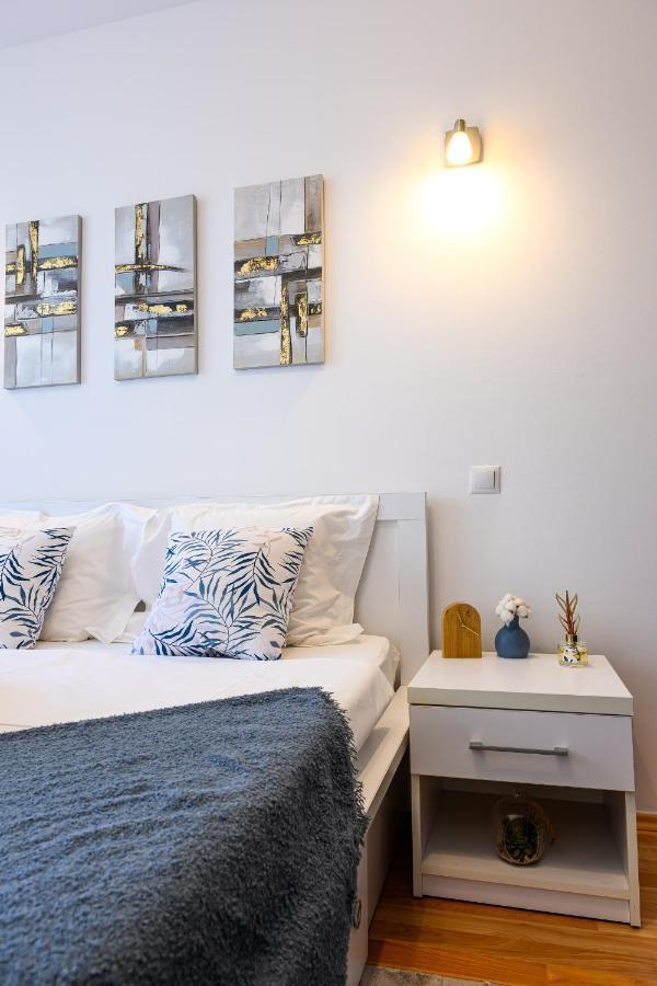 Eme-rose Condo, Free Guarded Parking & Gym Apartament Bucureşti