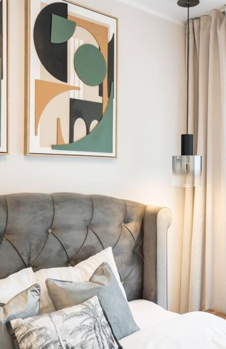 Sunny 2br Flat - Location - 3 Balconies Apartment *